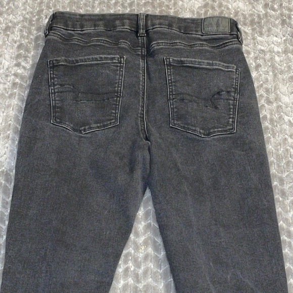 American Eagle Curvy Hi-Rise Black Distressed Jeggings.  Black. Size 10 - Picture 8 of 12